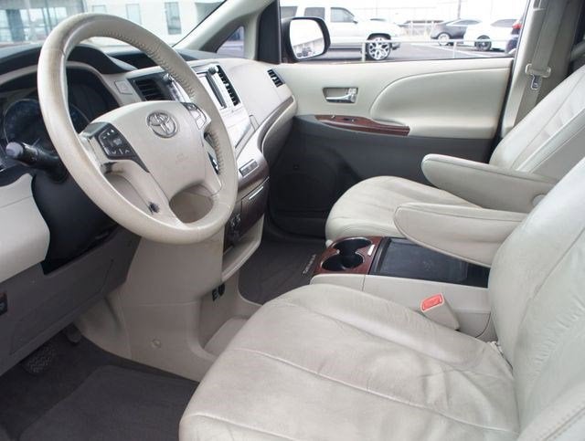2011 Toyota Sienna XLE V6