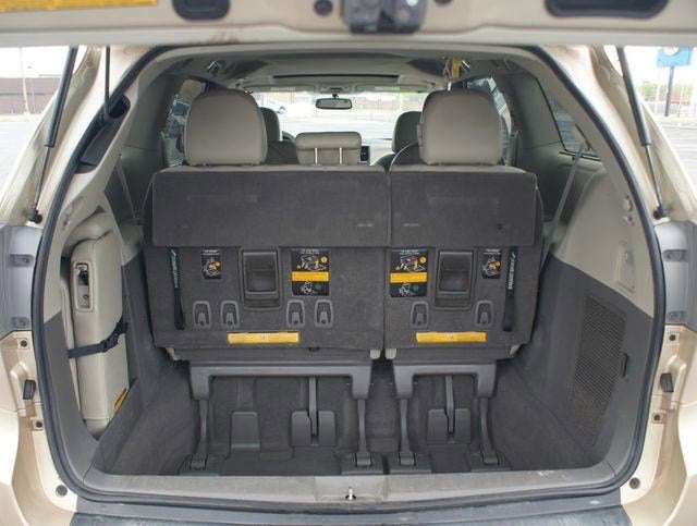 2011 Toyota Sienna XLE V6