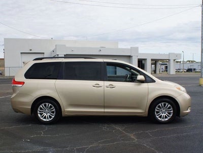 2011 Toyota Sienna XLE V6