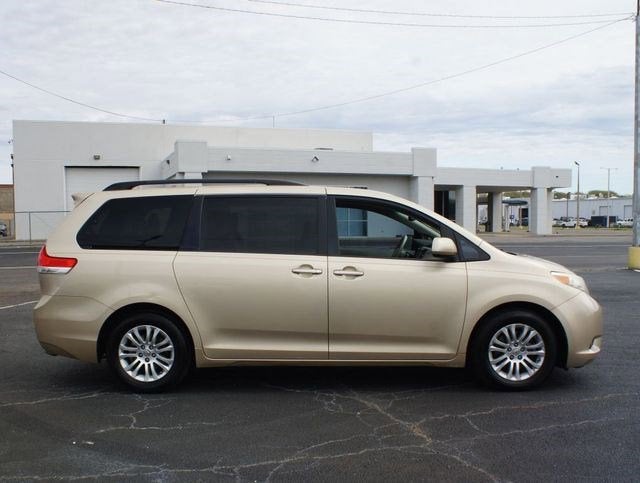 2011 Toyota Sienna XLE V6