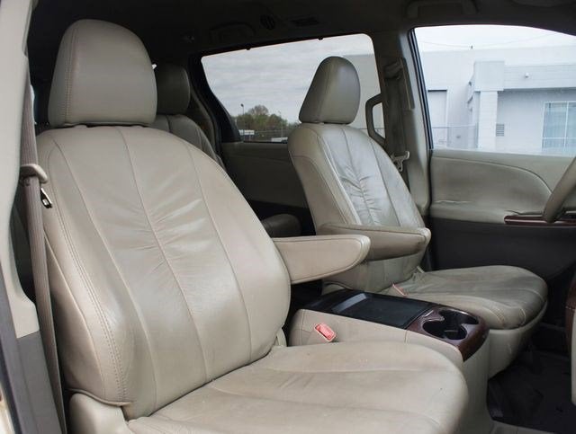 2011 Toyota Sienna XLE V6