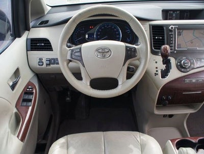 2011 Toyota Sienna XLE V6