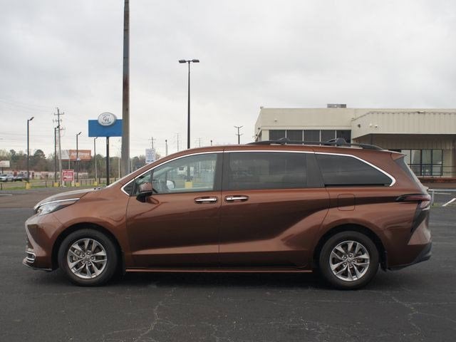 2023 Toyota Sienna XLE