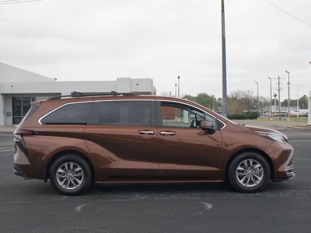2023 Toyota Sienna XLE