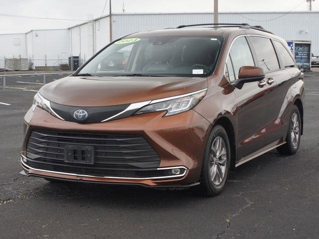 2023 Toyota Sienna XLE