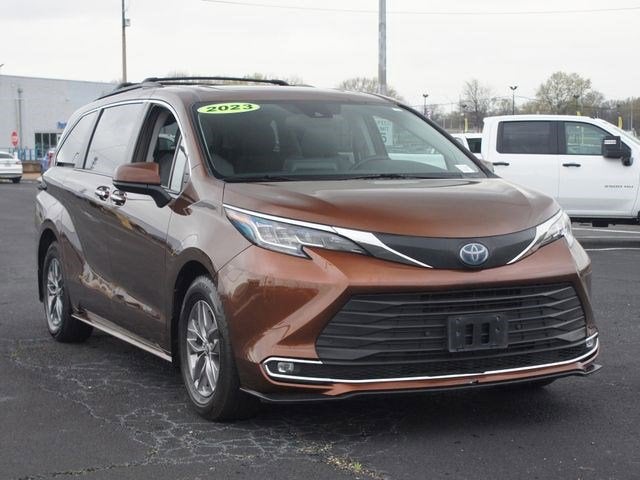 2023 Toyota Sienna XLE