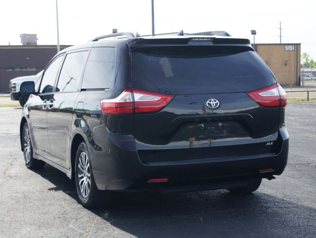 2019 Toyota Sienna XLE Auto Access Seat