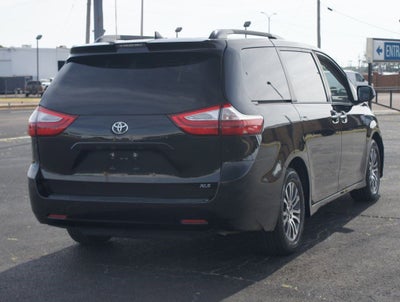 2019 Toyota Sienna XLE Auto Access Seat