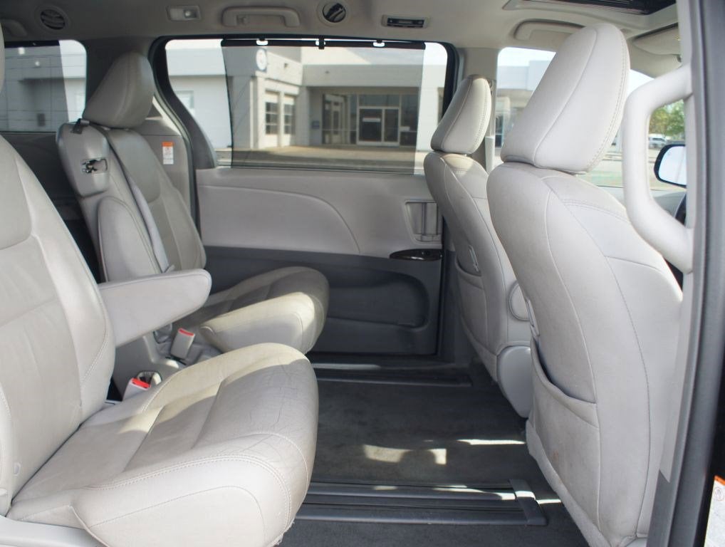 2019 Toyota Sienna XLE Auto Access Seat
