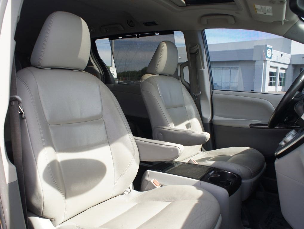 2019 Toyota Sienna XLE Auto Access Seat