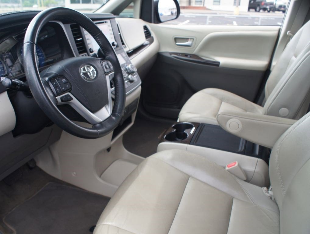 2019 Toyota Sienna Limited 7 Passenger