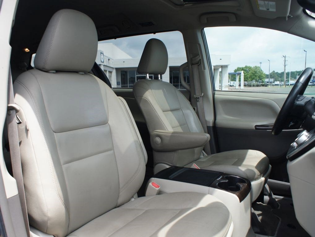 2019 Toyota Sienna Limited 7 Passenger