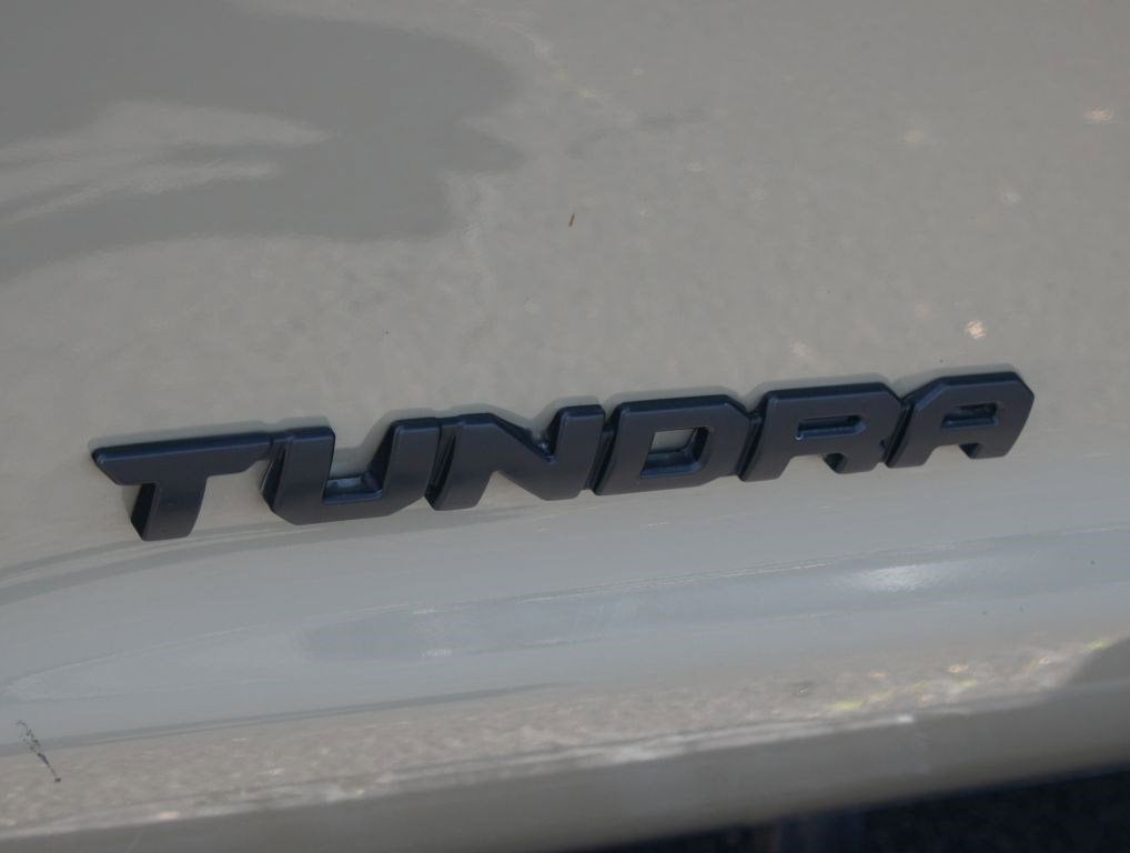 2018 Toyota Tundra SR5 5.7L V8
