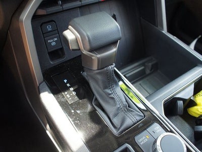 2022 Toyota Tundra 4WD SR5