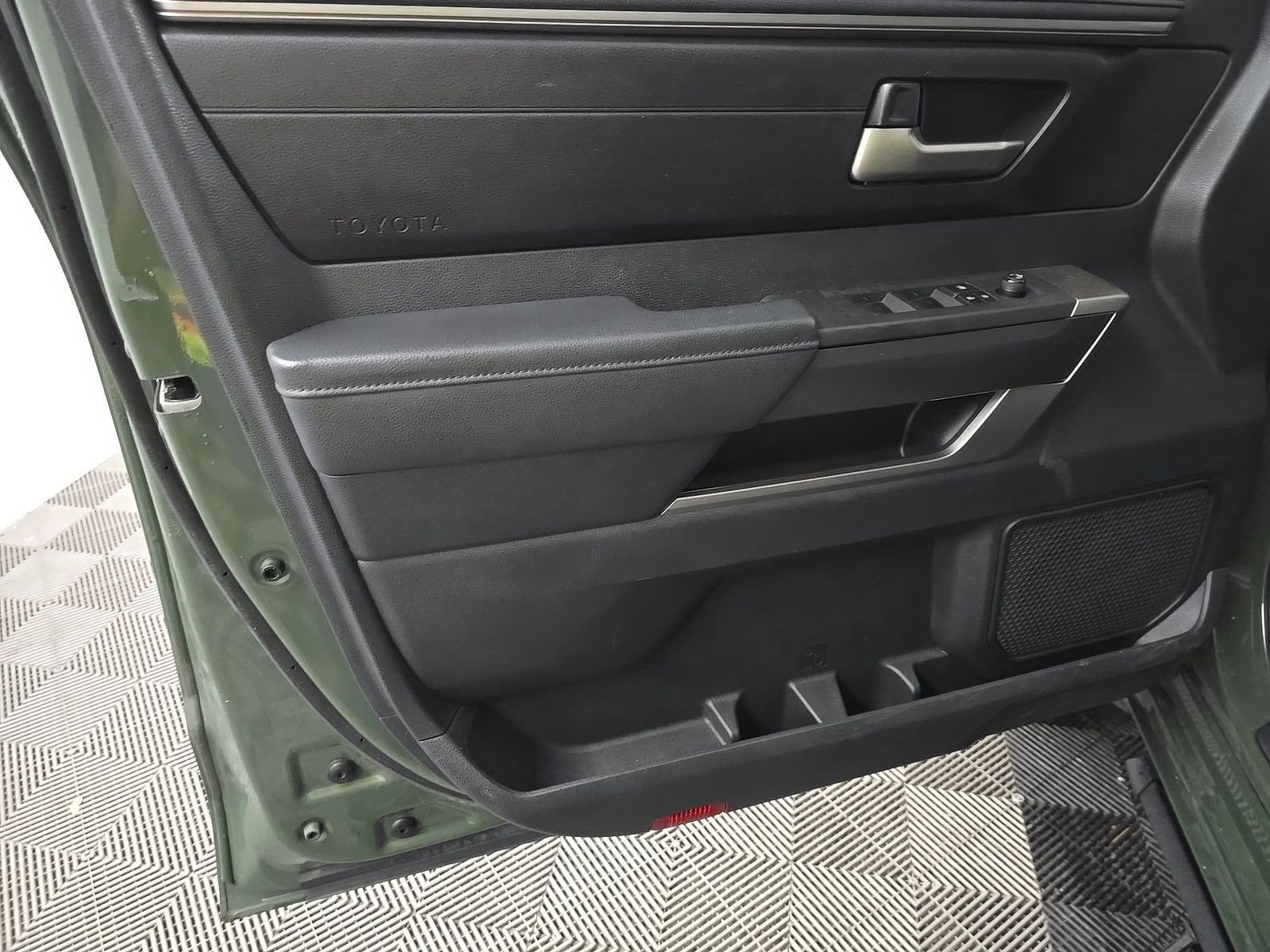 2022 Toyota Tundra 4WD SR5