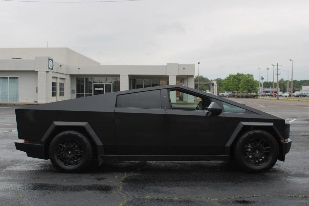 2024 Tesla Cybertruck Cyberbeast
