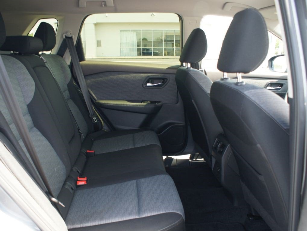 2023 Nissan Rogue SV - Photo 19
