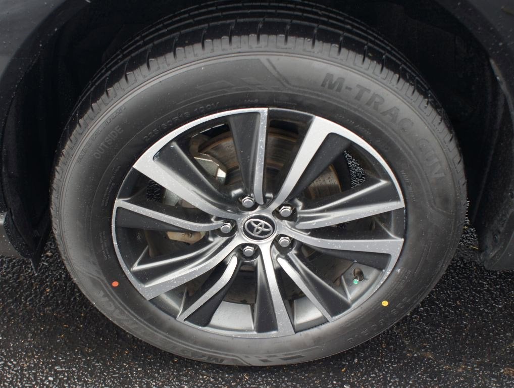 2023 Toyota Venza LE
