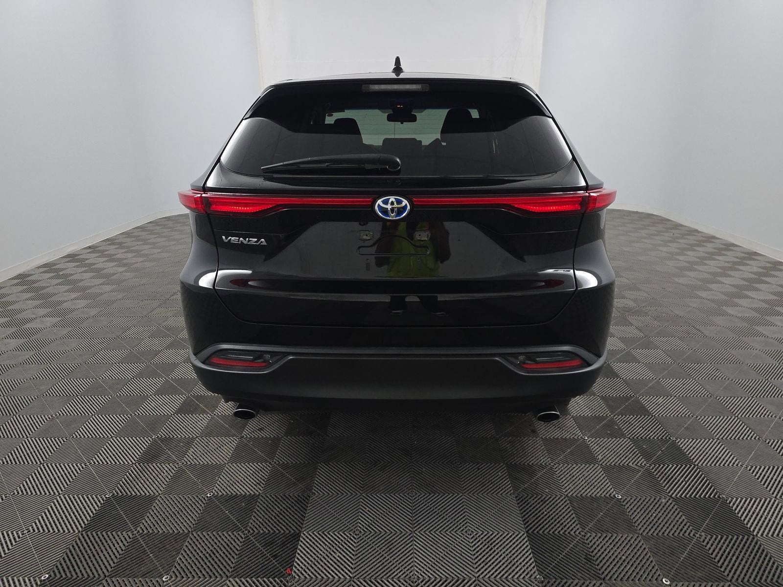 2023 Toyota Venza LE