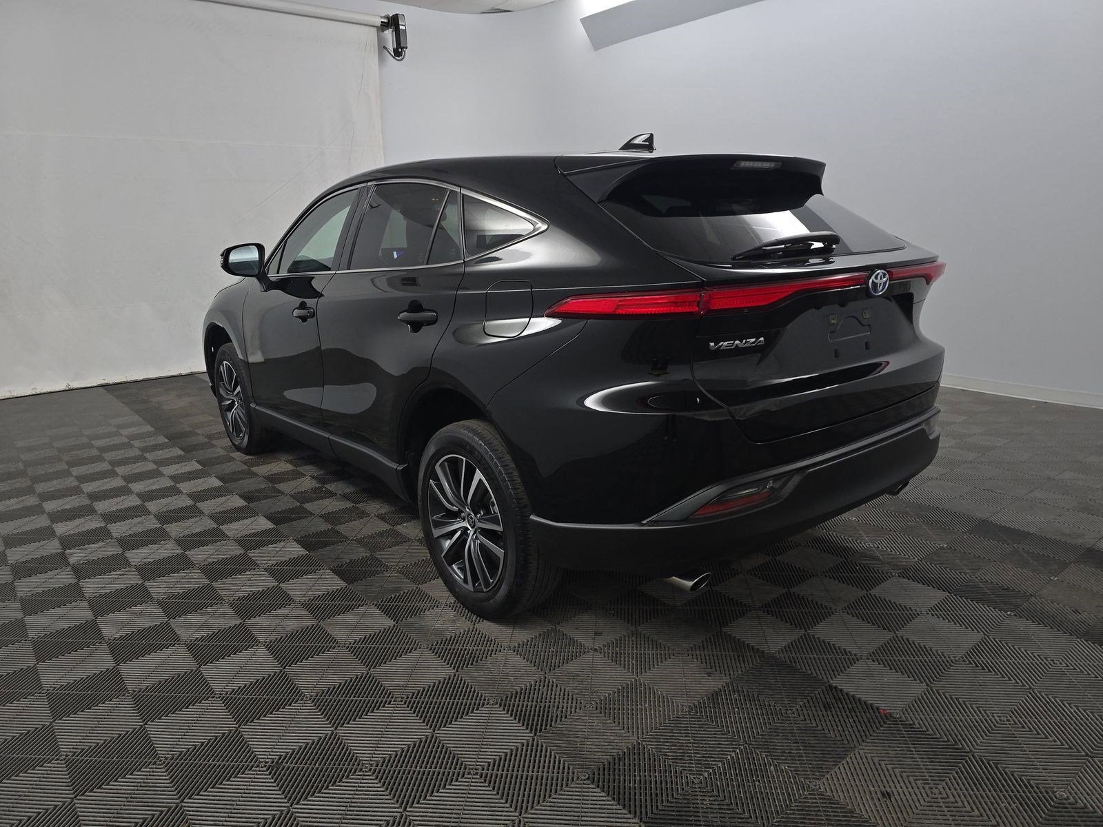 2023 Toyota Venza LE