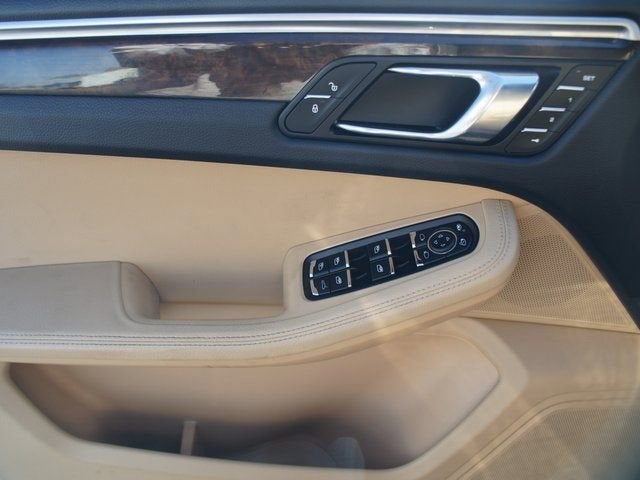 2017 Porsche Macan NA